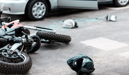 Visoka odškodnina za poškodbe motorista